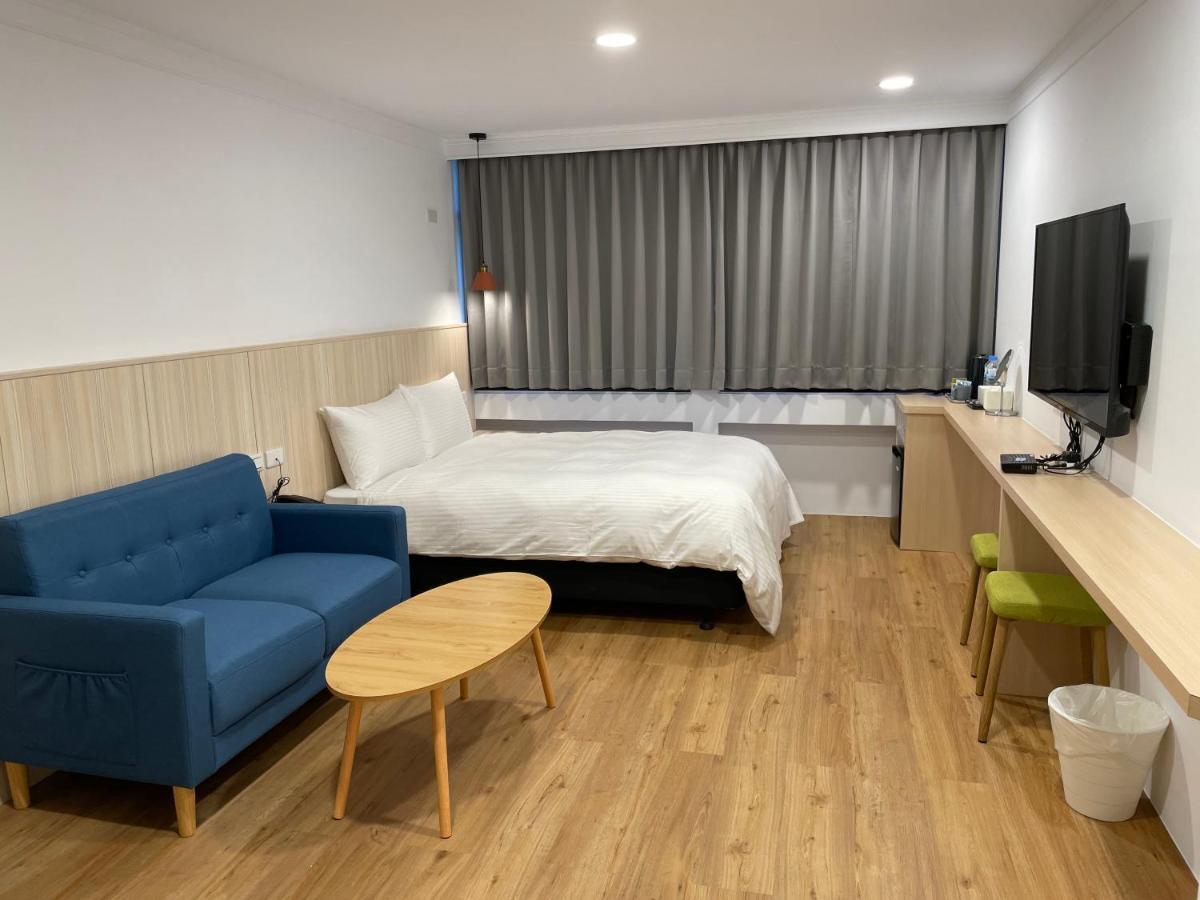 Yoshi Hotel - Tainan Station Branch Екстериор снимка