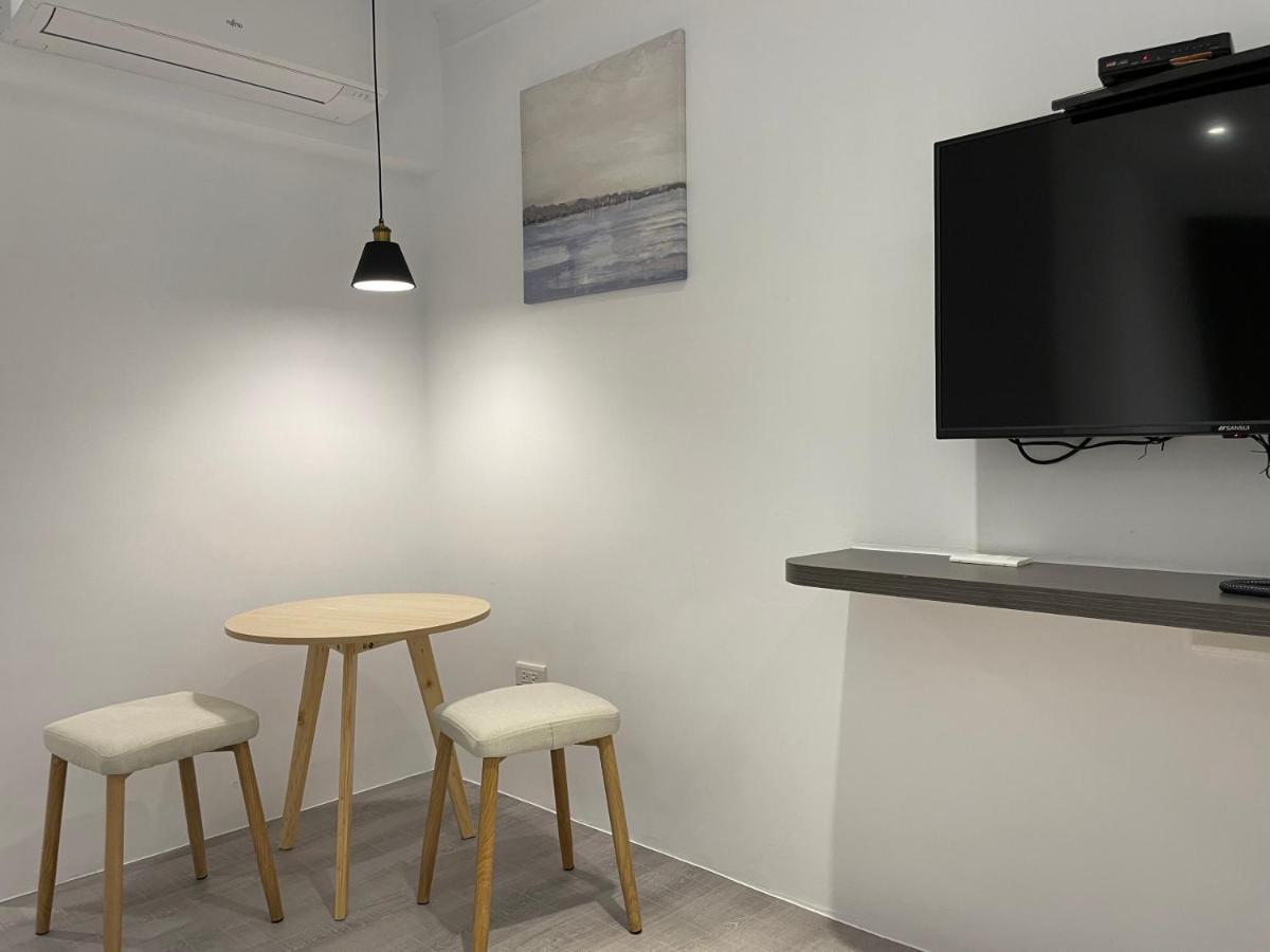 Yoshi Hotel - Tainan Station Branch Екстериор снимка