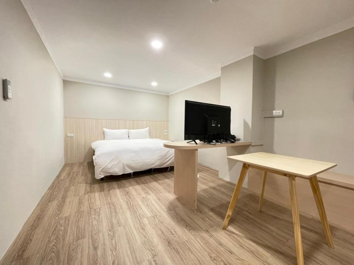 Yoshi Hotel - Tainan Station Branch Екстериор снимка
