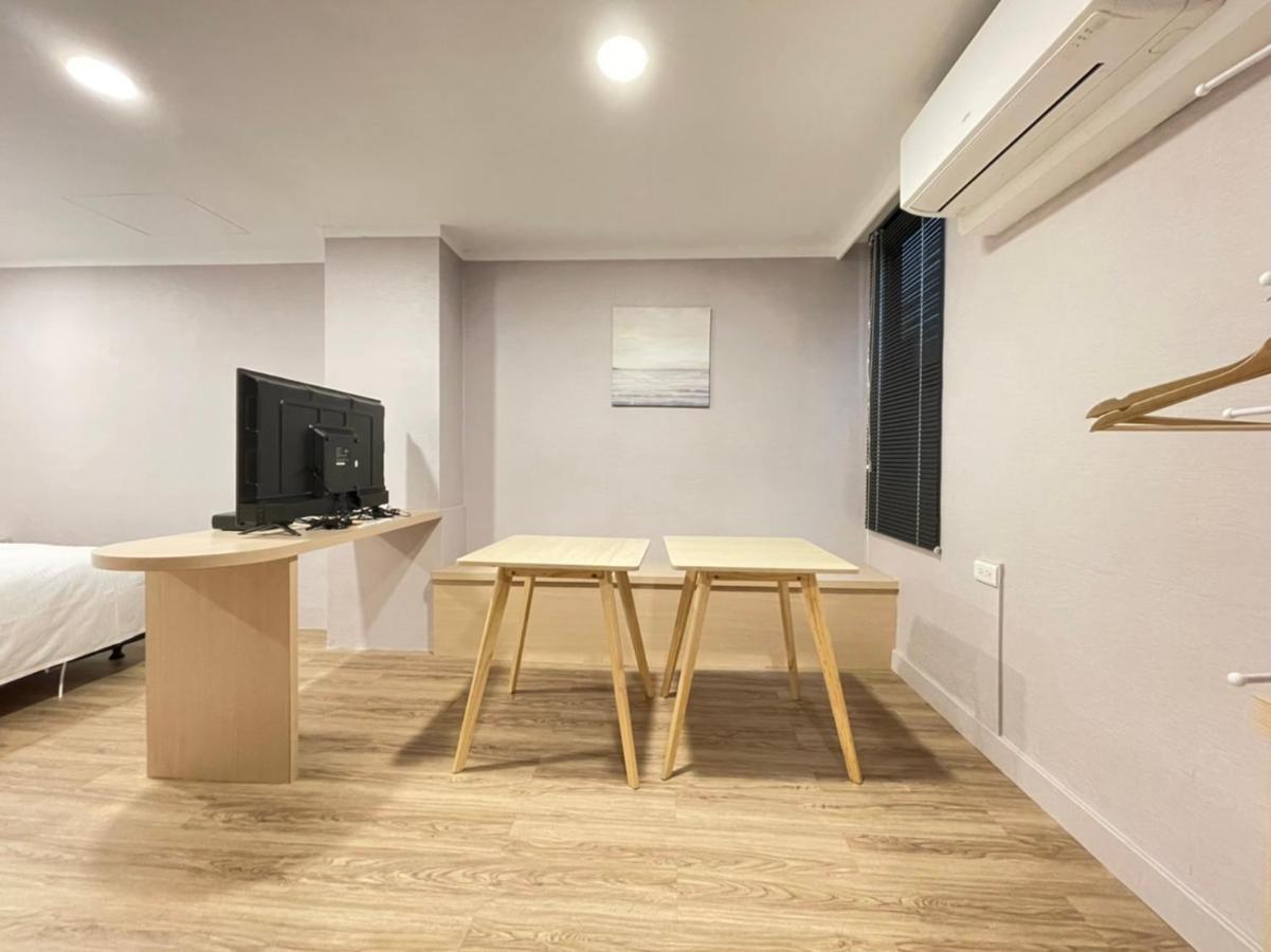 Yoshi Hotel - Tainan Station Branch Екстериор снимка