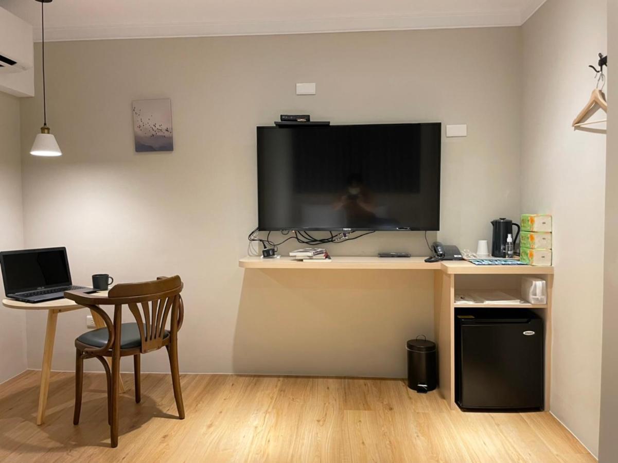 Yoshi Hotel - Tainan Station Branch Екстериор снимка
