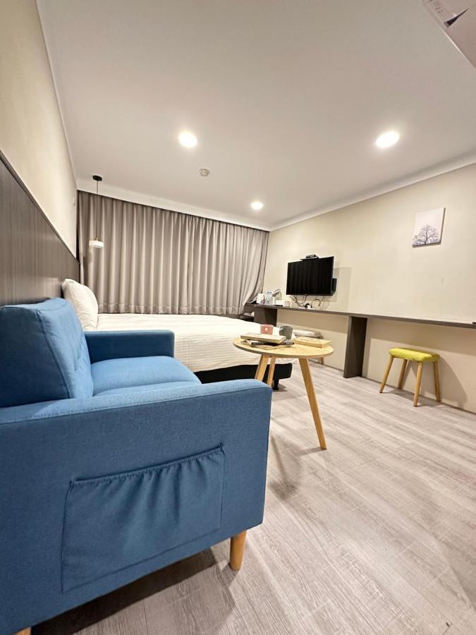 Yoshi Hotel - Tainan Station Branch Екстериор снимка