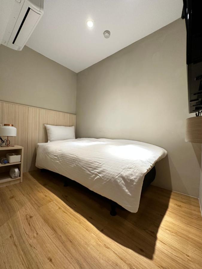 Yoshi Hotel - Tainan Station Branch Екстериор снимка