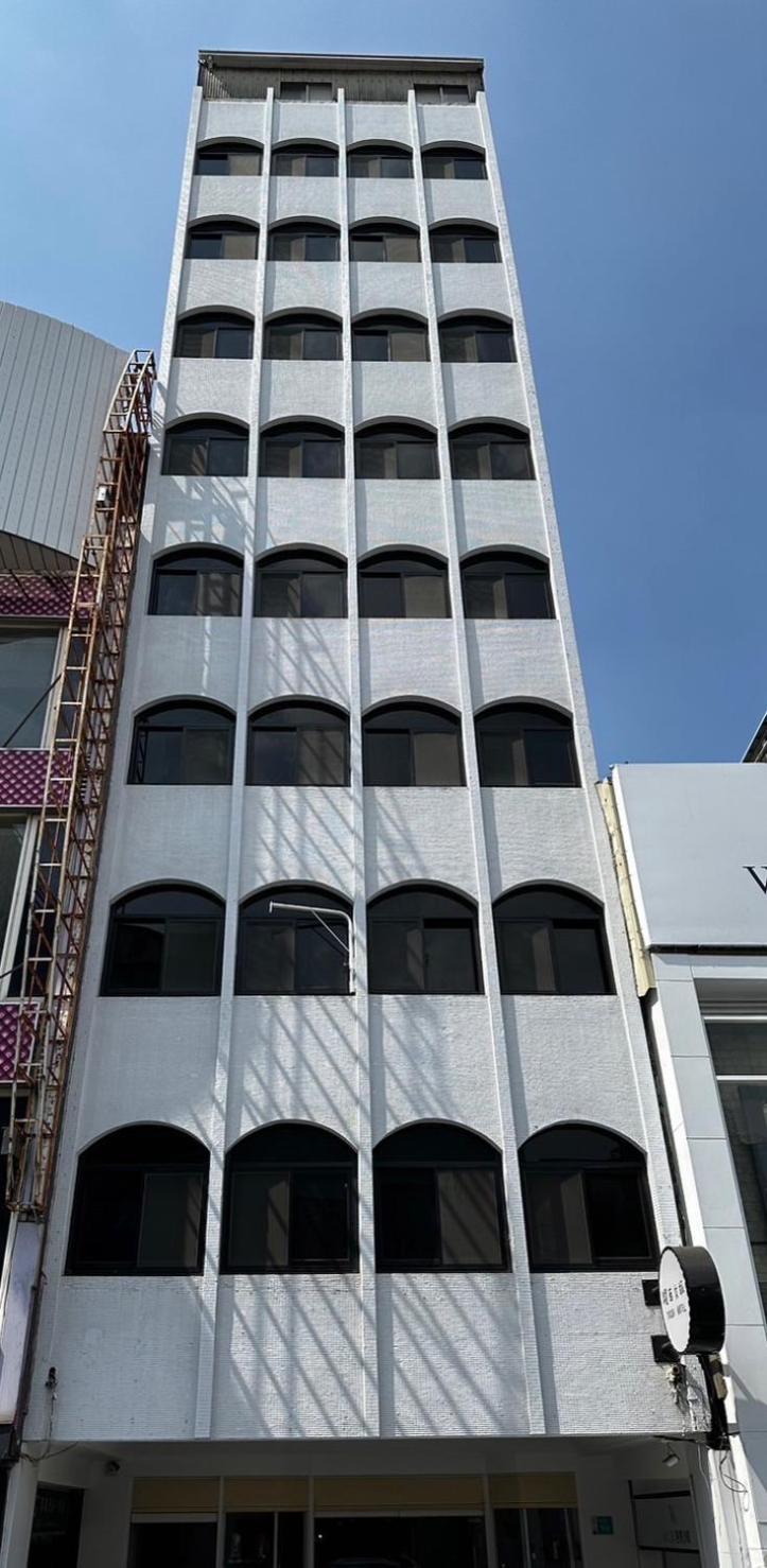Yoshi Hotel - Tainan Station Branch Екстериор снимка