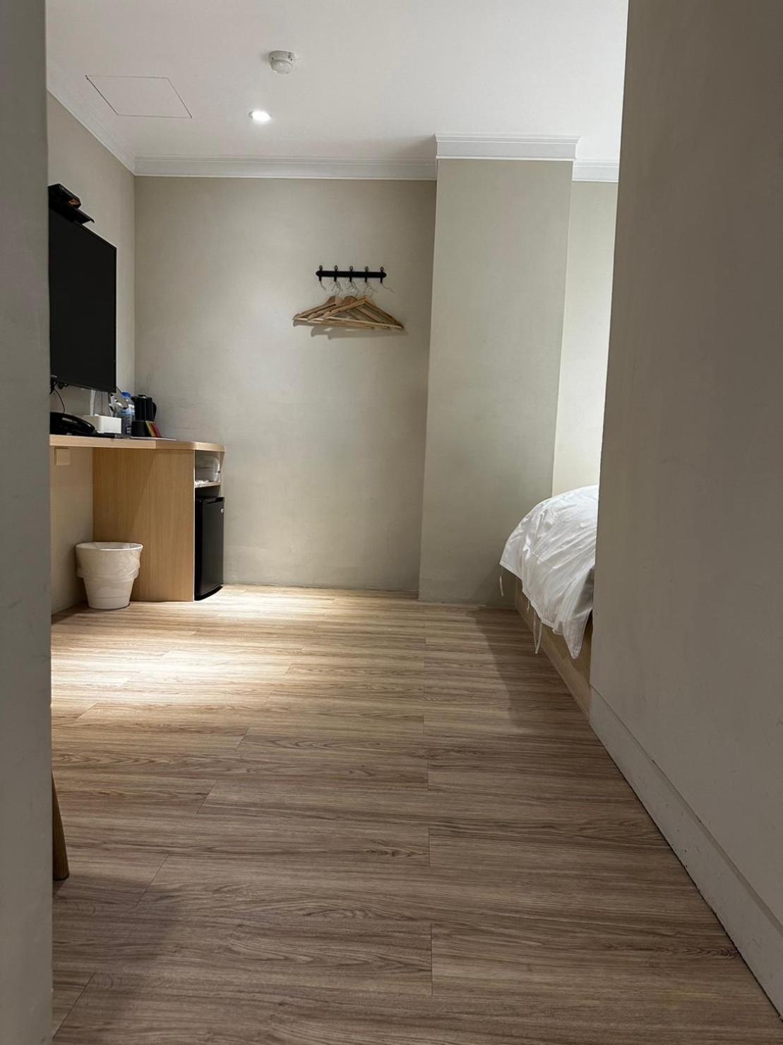 Yoshi Hotel - Tainan Station Branch Екстериор снимка